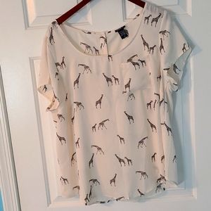 Torrid Size 1 cream giraffe print button back top